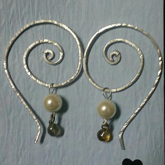Earrings - Picture 1 of 1